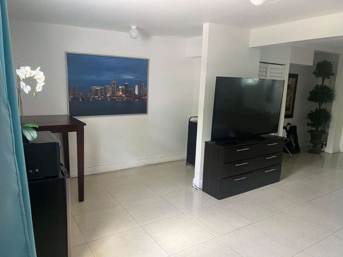 Miami Haven By Airport Vila Exterior foto