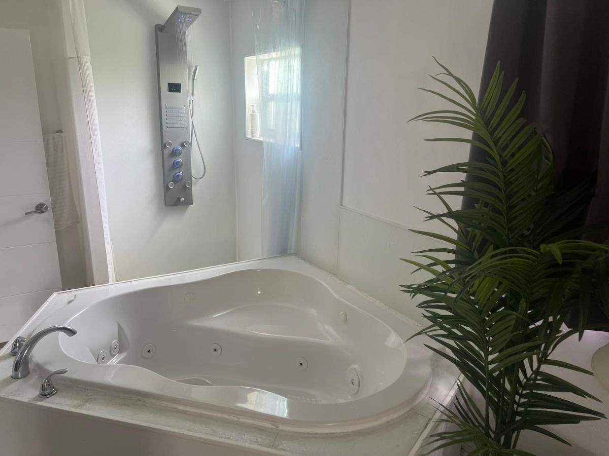 Miami Haven By Airport Vila Exterior foto